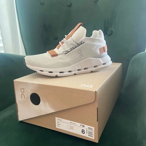 ON Cloudnova Women Shoes White/Pearl - Picture 4 of 10